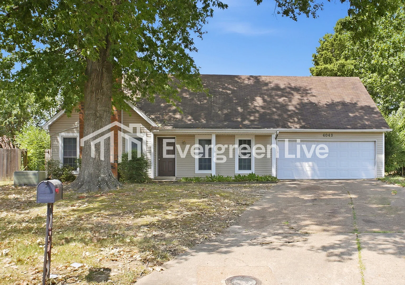 3 bed, 2.0 bath, 1861 sqft, $1,645 — Photo 1