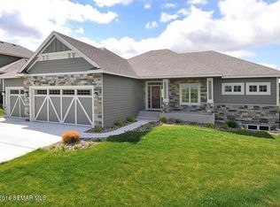 1209 Goldenray Dr, Faribault, MN 55021