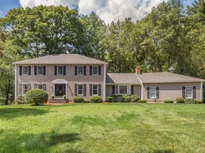 3 Niantic St, Medfield, MA, 02052