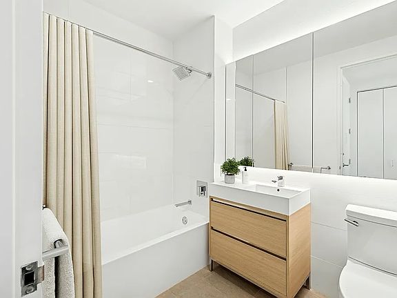 5th image of 20 Broad St APT 206