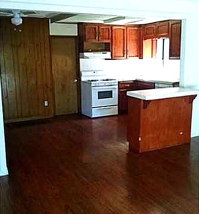 3rd image of 23931 Wildwood Ln