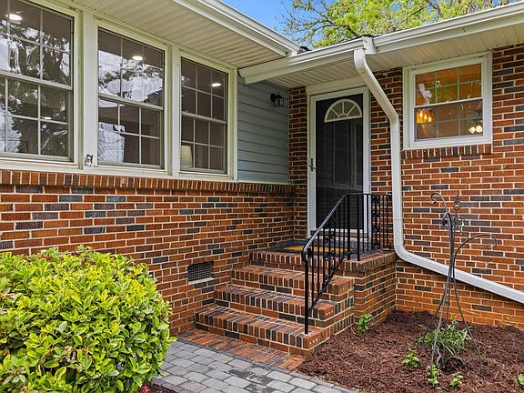 3rd image of 501 E Dorchester Blvd
