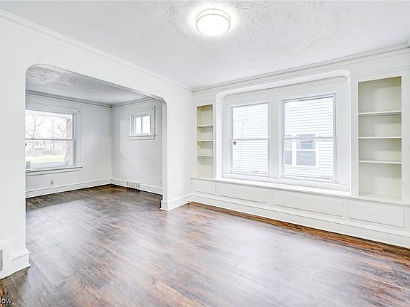 5th image of 9615 Sophia Ave