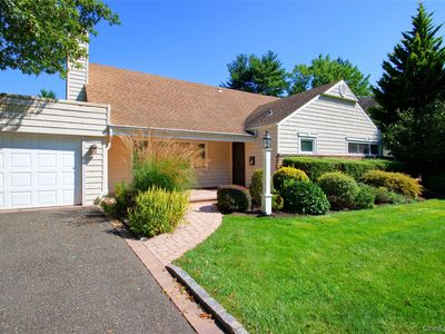 16 Arbor Road, Roslyn Heights, NY, 11577