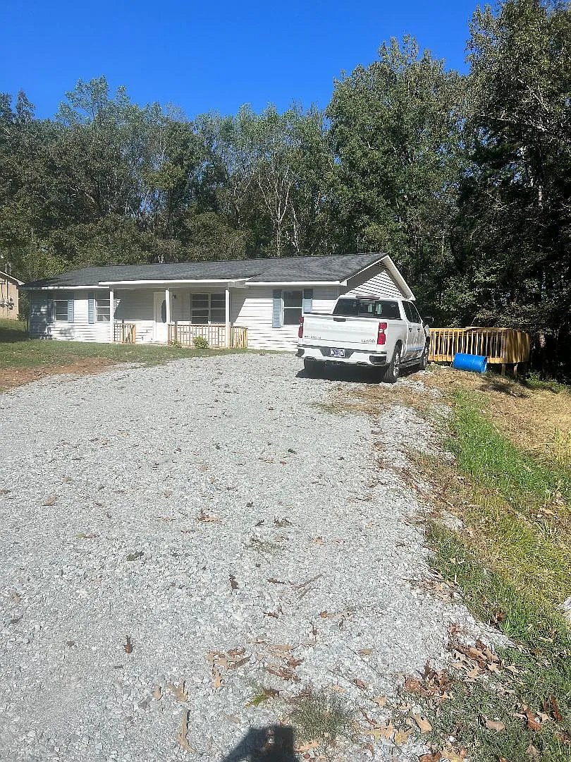 3 bed, 1318 sqft, $1,095 — Photo 1