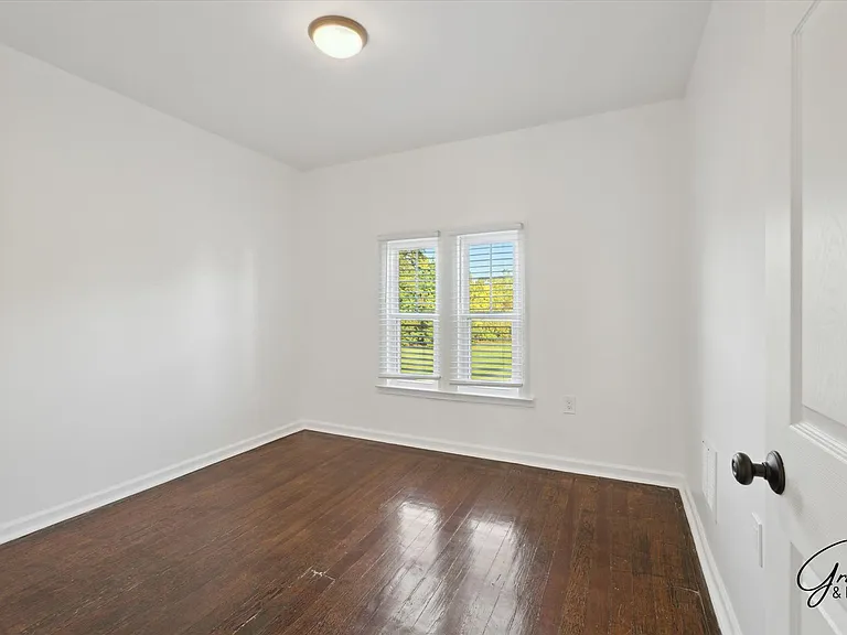 242 Harmon St — Photo 17