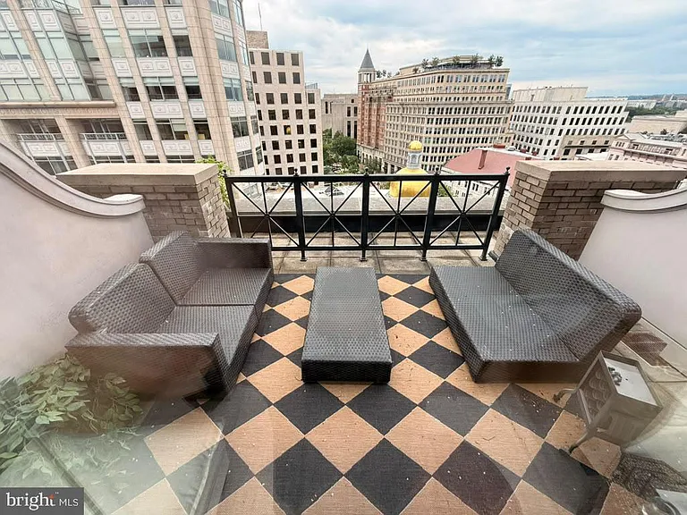 701 Pennsylvania #1020 — Photo 8