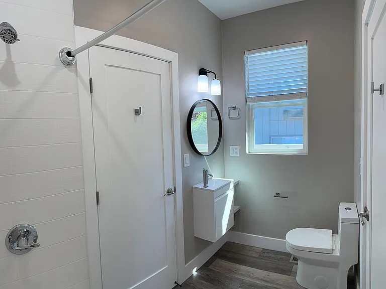 456 Foam St — Photo 13