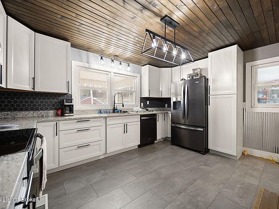 3rd image of 503 N Main St