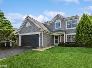 294 Jasmine Cir, Lindenhurst, IL 60046