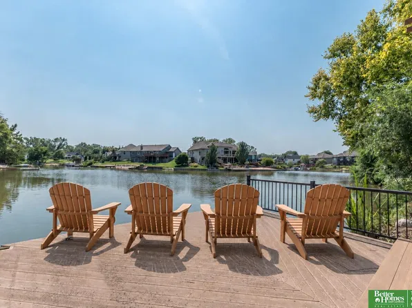 2713 Lakeview Cir, Plattsmouth, NE 68048