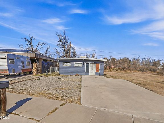3rd image of 408 Lesa Ln