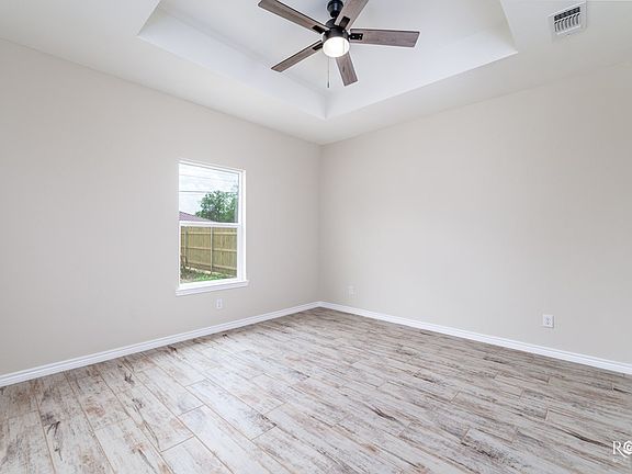 5th image of 3138 Maplewood Dr