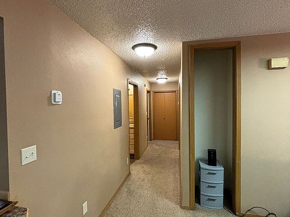 5th image of 825 Andrew St #A