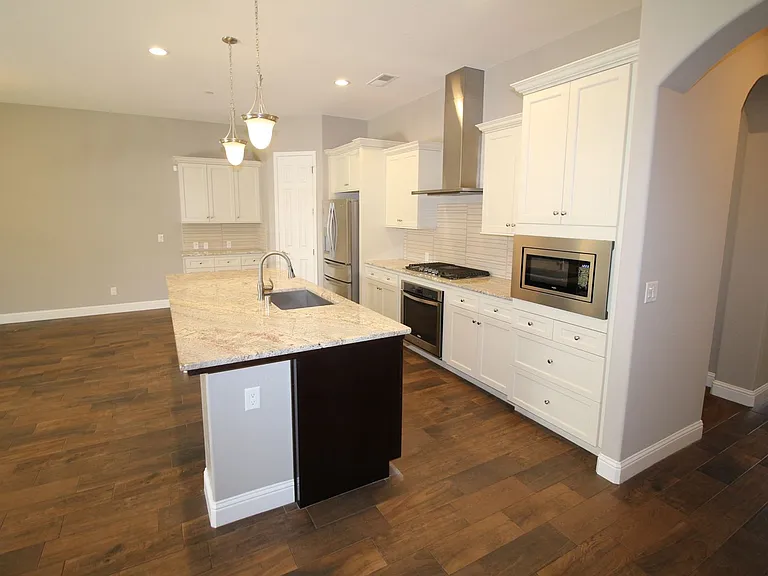 1829 E Bella Rosa Ave — Photo 7