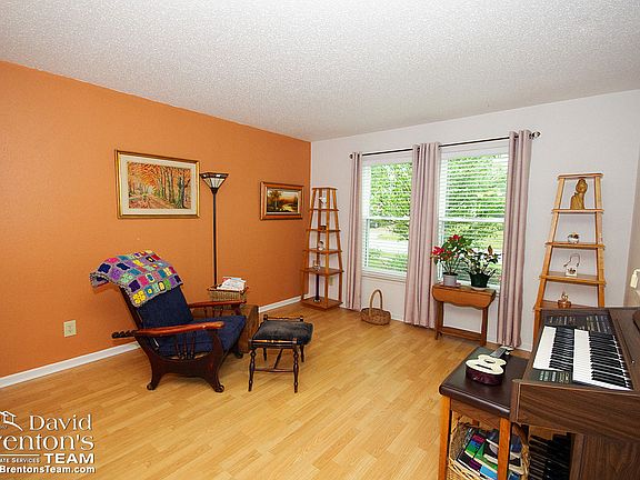 4th image of 6920 Amber Valley Dr