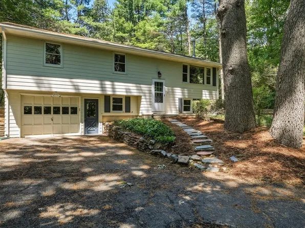 418 State St, Amherst, MA 01002