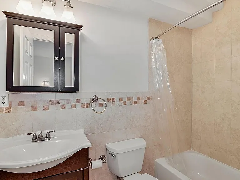 15 Magnolia Ave #1 — Photo 11