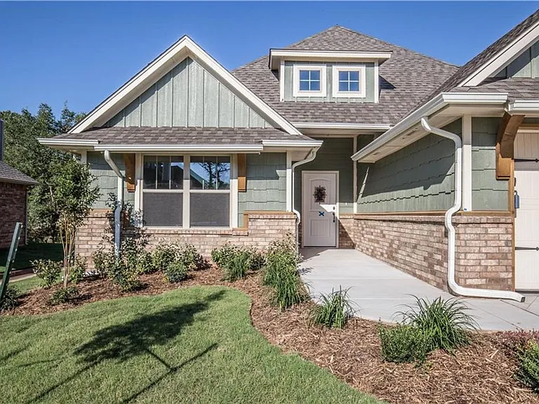 2801 Cypress Springs Blvd — Photo 2