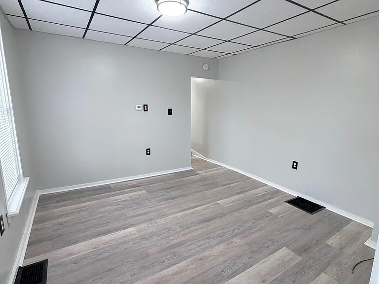 980 Scotland Ave #DOWNSTAIRS — Photo 5
