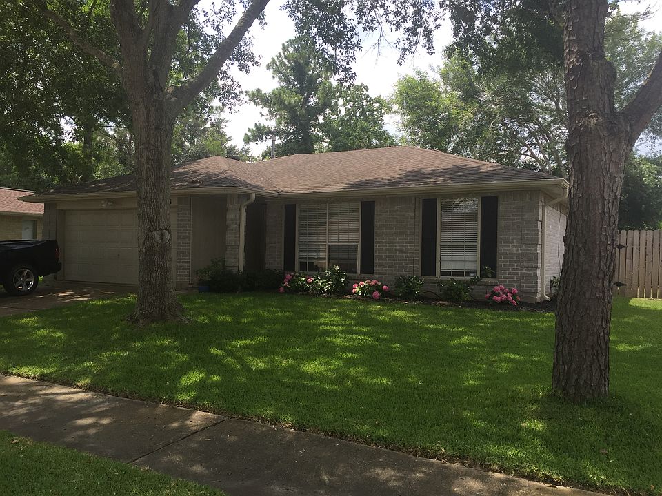 1st image of 2706 Brompton Dr