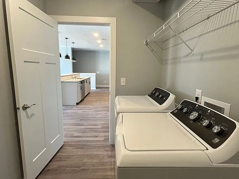 2723 Adams St — Photo 44