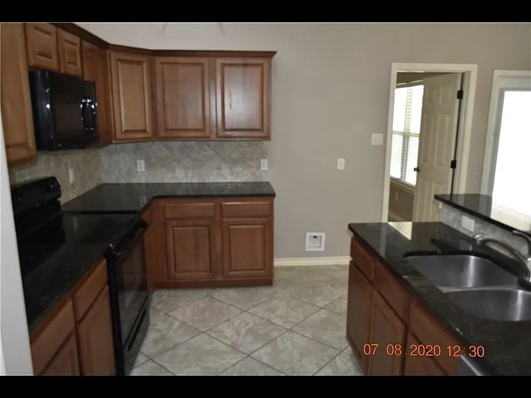 2105 Oak View Dr — Photo 14