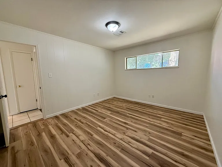 300 Olive St — Photo 22