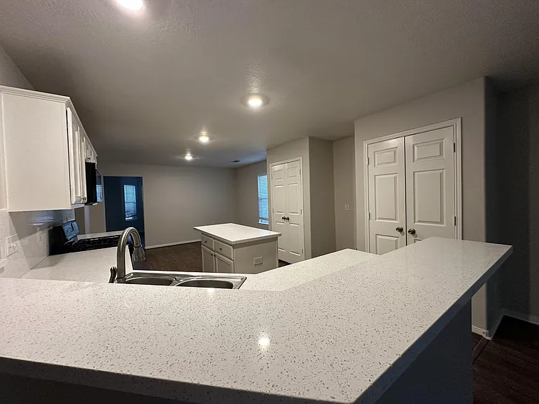 1034 Junction Ct — Photo 9