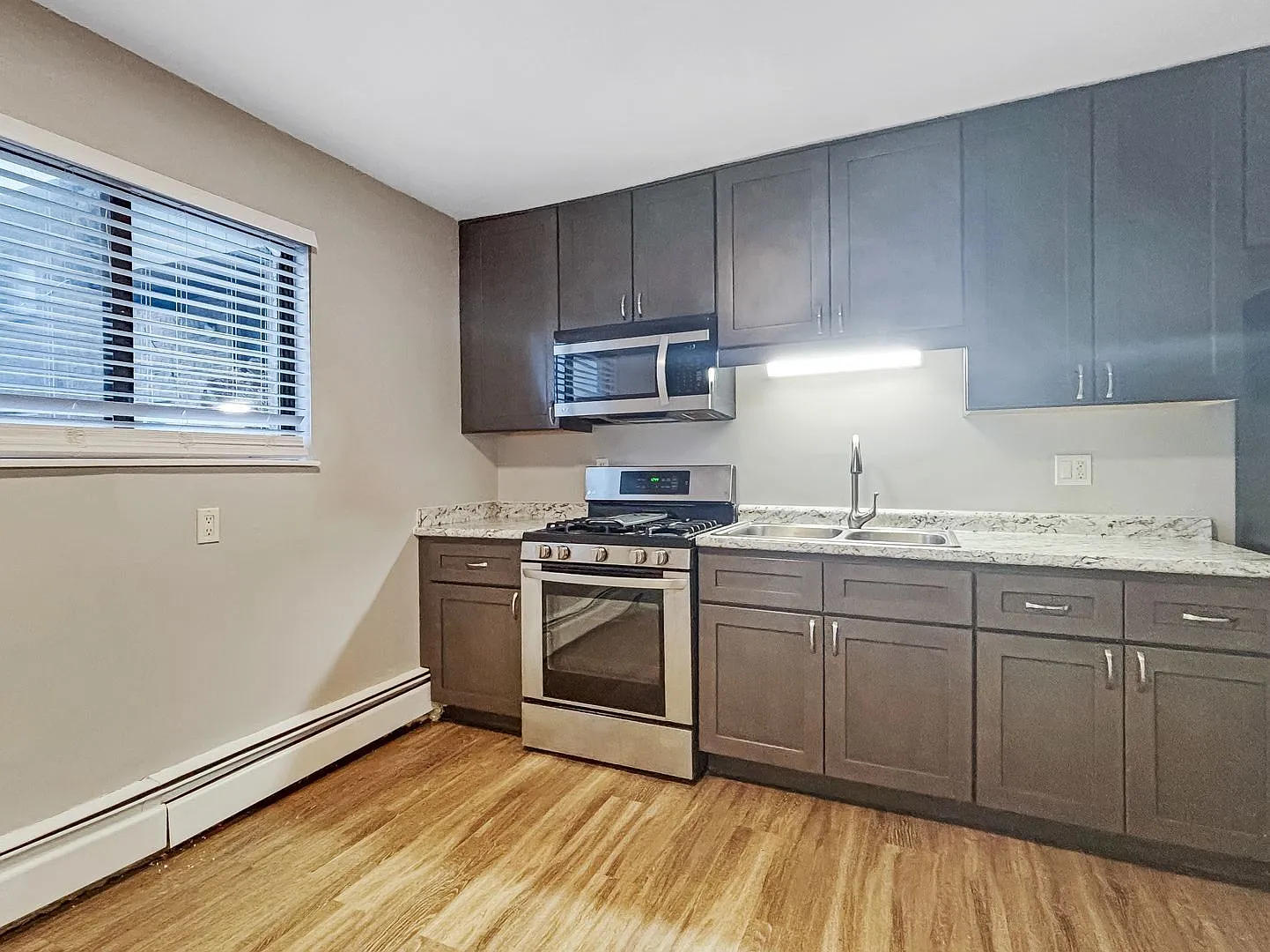 2 bed, 1.0 bath, $1,295 — Photo 3