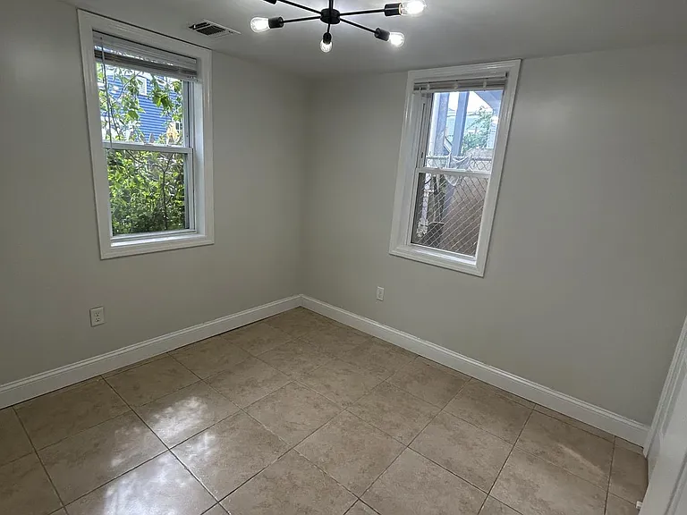 213 Sumner Ave #1 — Photo 7