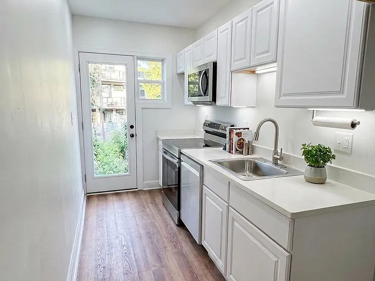 1837 Corcoran St NE — Photo 3