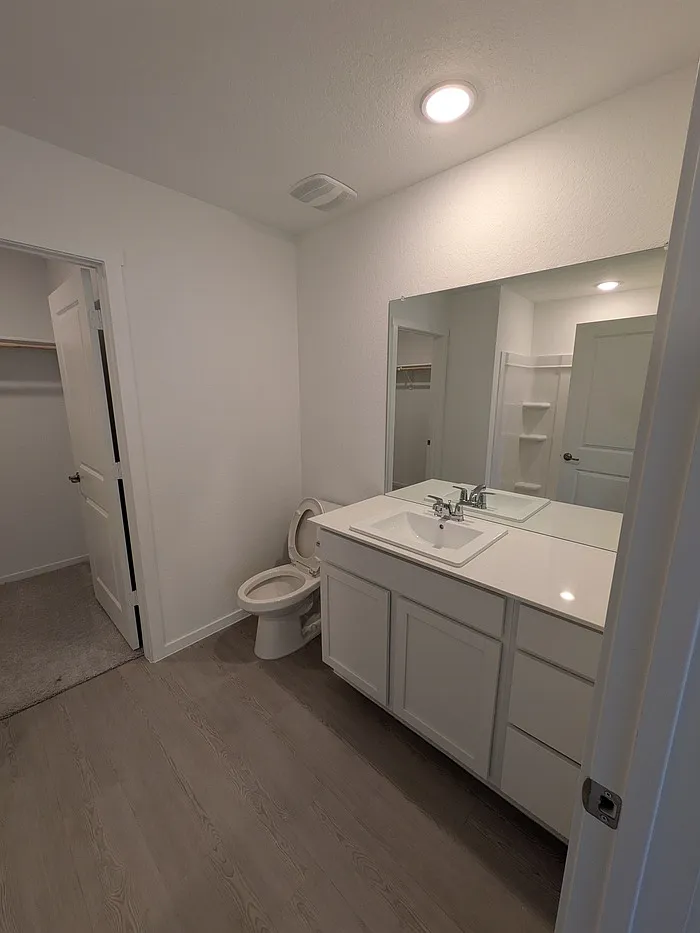 4 bed, 2.5 bath, 1692 sqft, $1,693 — Photo 3