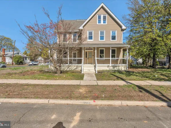 700 Pennsylvania Ave, Delanco, NJ 08075