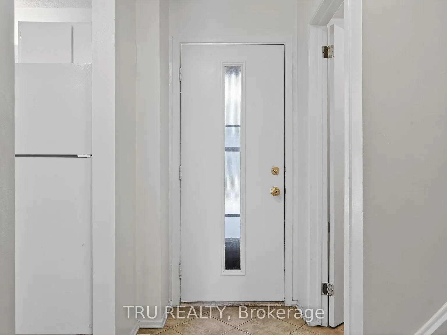 3 bed, $2,300 — Photo 2