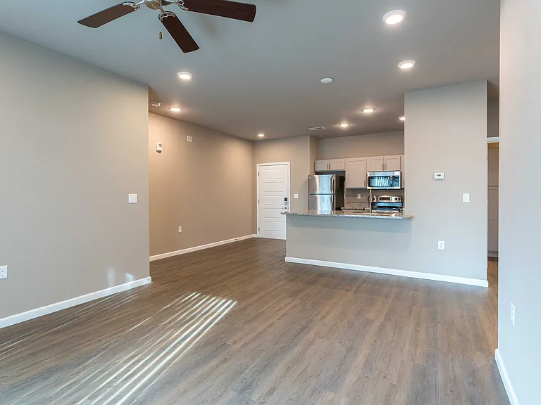 Coryell Commons — Photo 99