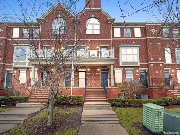 3139 Camden Dr, Troy, MI 48084