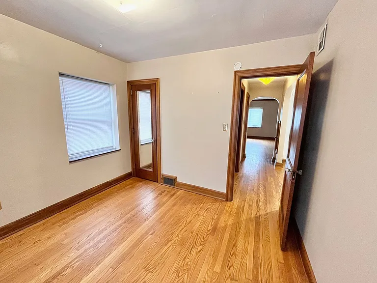 1614 Franklin Ave — Photo 9