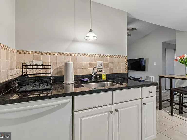 3933 Greencastle Rd #307 — Photo 5