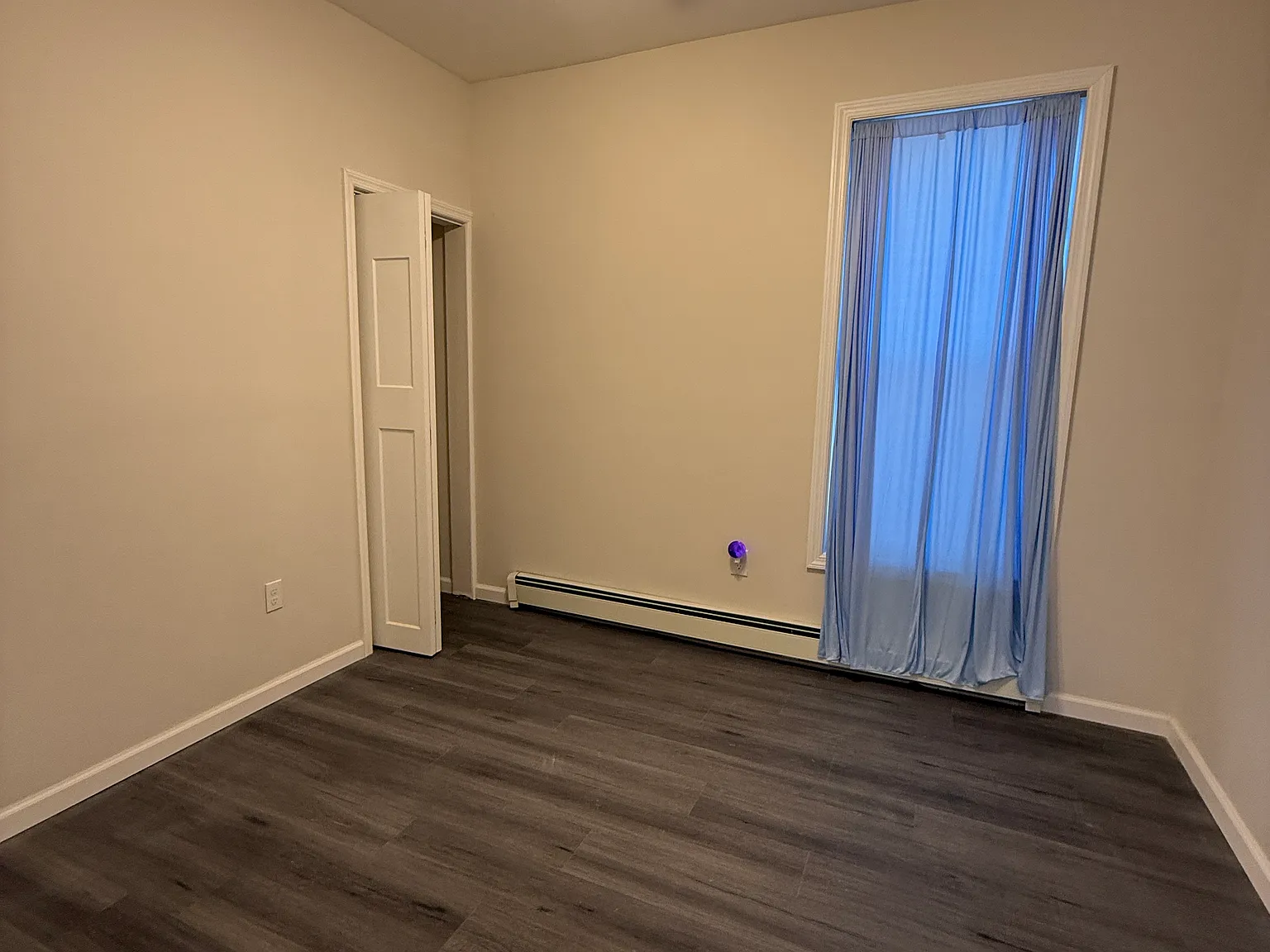 3 bed, 1100 sqft, $2,200 — Photo 4