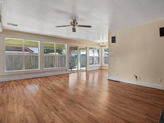 5th image of 9212 NE 25th Ave