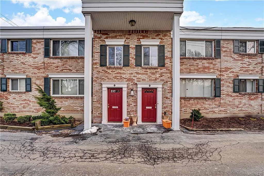 2 bed, 960 sqft, $1,700 — Photo 1