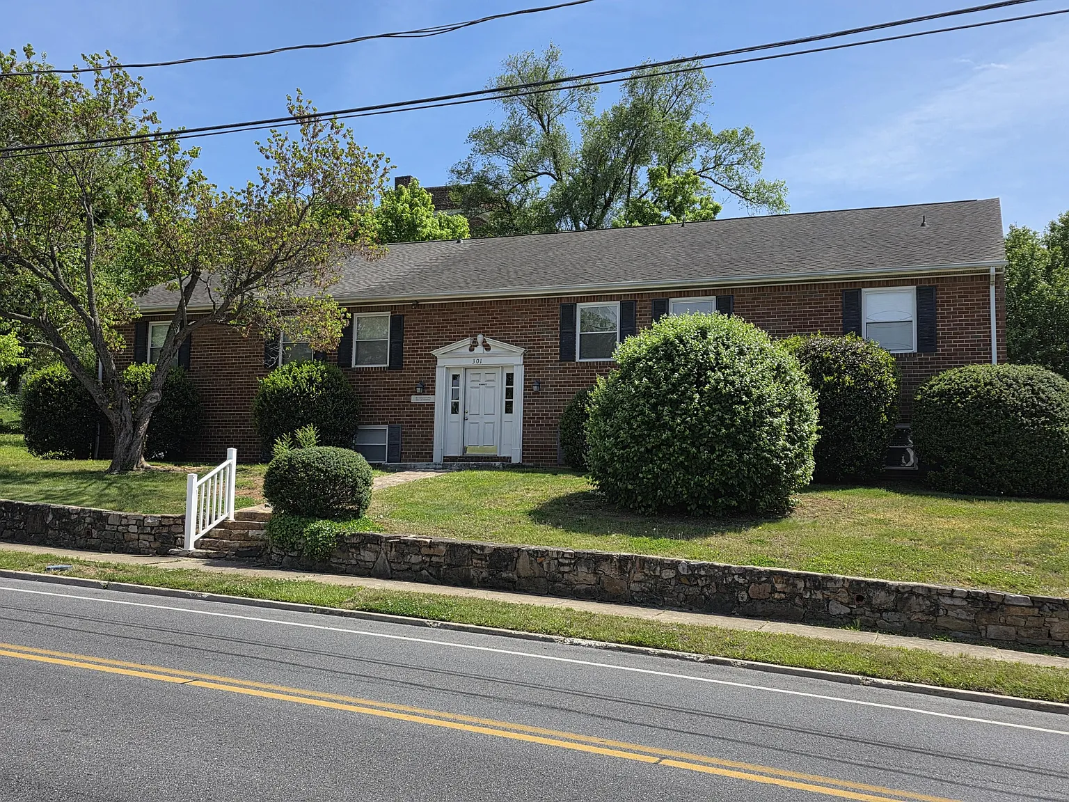 1 bed, 1.0 bath, 650 sqft, $1,050 — Photo 1