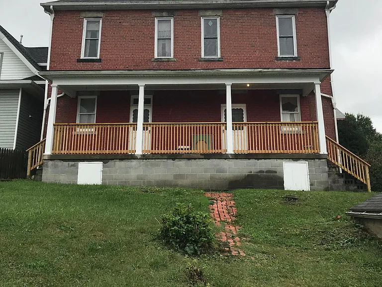 310 Maryland Ave — Photo 3