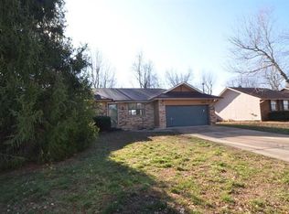 3140 W Roxbury St, Springfield, MO 65807