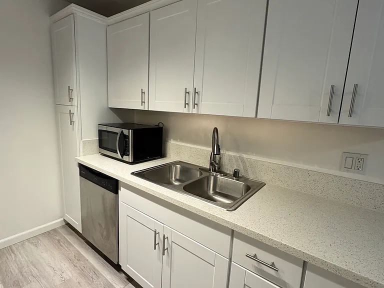 11305 Graham Pl — Photo 32