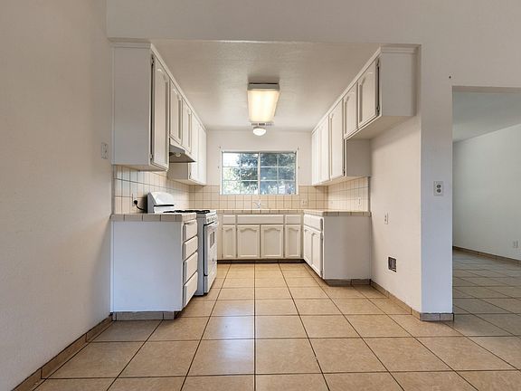 4th image of 2447 N Michael Street
