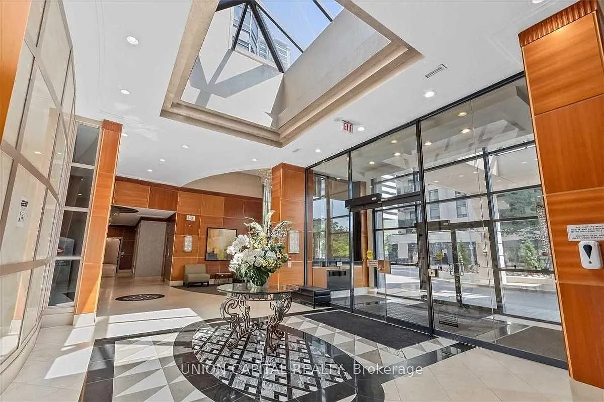 2 bed, $2,400 — Photo 4