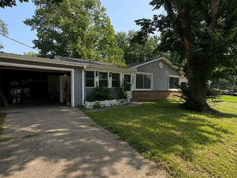 5300 W Hughes St — Photo 17