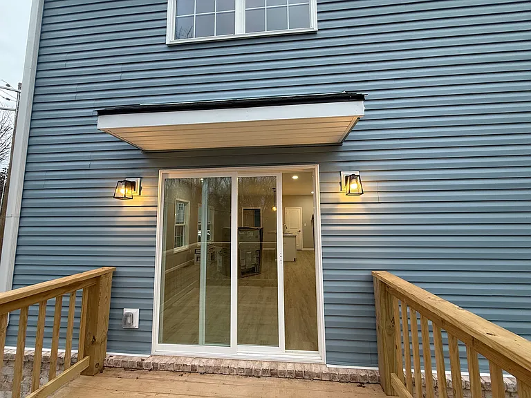 296-298 Williamsburg Ln #1 — Photo 10